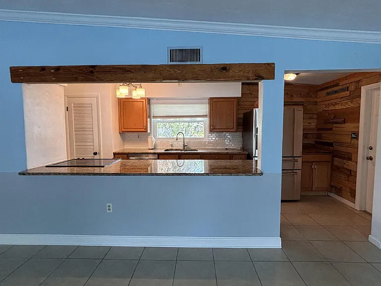 161 Eden Ave — Photo 12