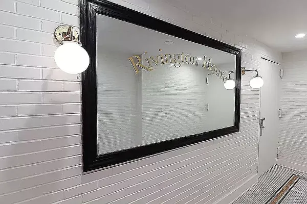 Rented by REAL New York | media 18