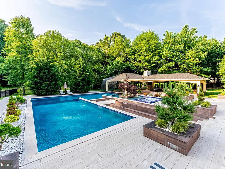 860 Nicholas Run Dr — Photo 17