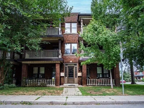 4 Hyde Park Ave #10, Hamilton, ON L8P 4M5