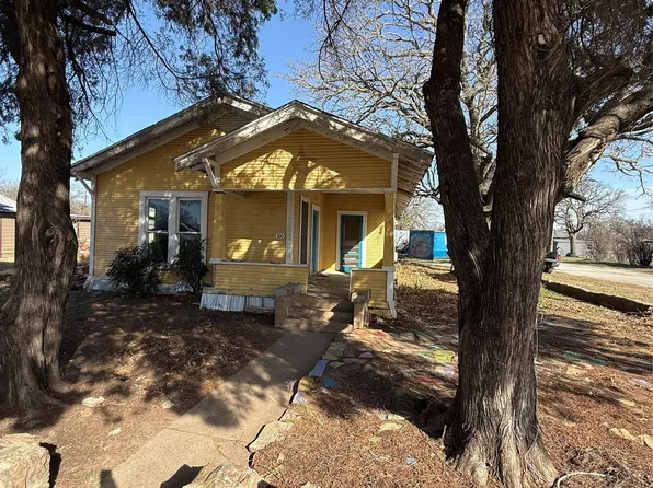 300 N Avenue D, Cross Plains, TX 76443