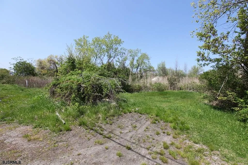 200 Oakland Ave photo 1