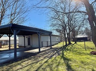 1210 NE 8th St, Wagoner, OK 74467