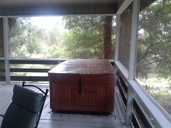 deck hottube