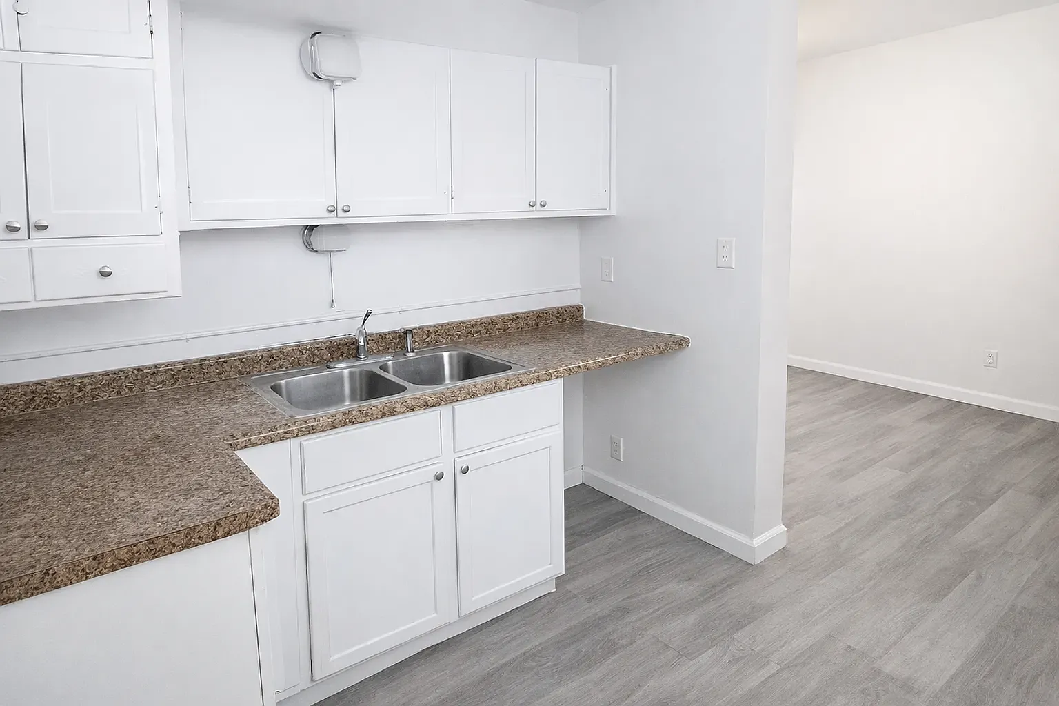 1 bed, $990 — Photo 3