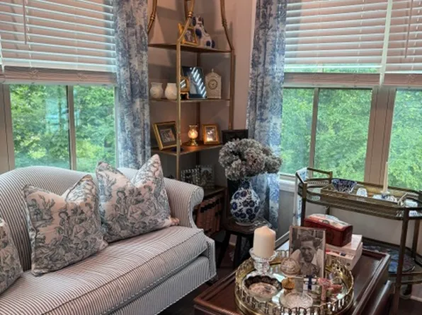 383 Via Secco Ln, Suwanee, GA 30024