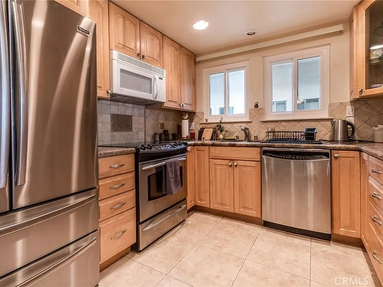 928 Avenue Majorca #O — Photo 18