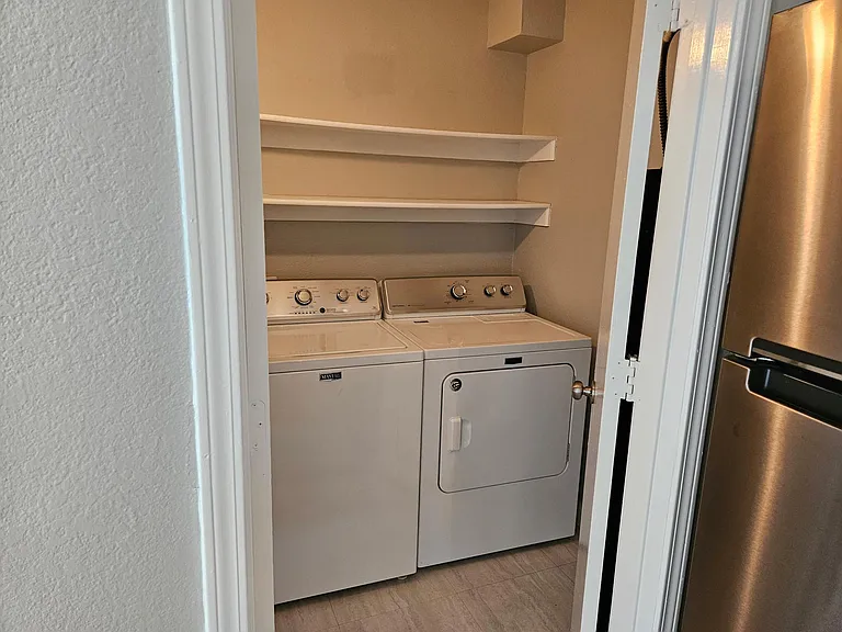 1467 Meadowood Village Dr — Photo 13
