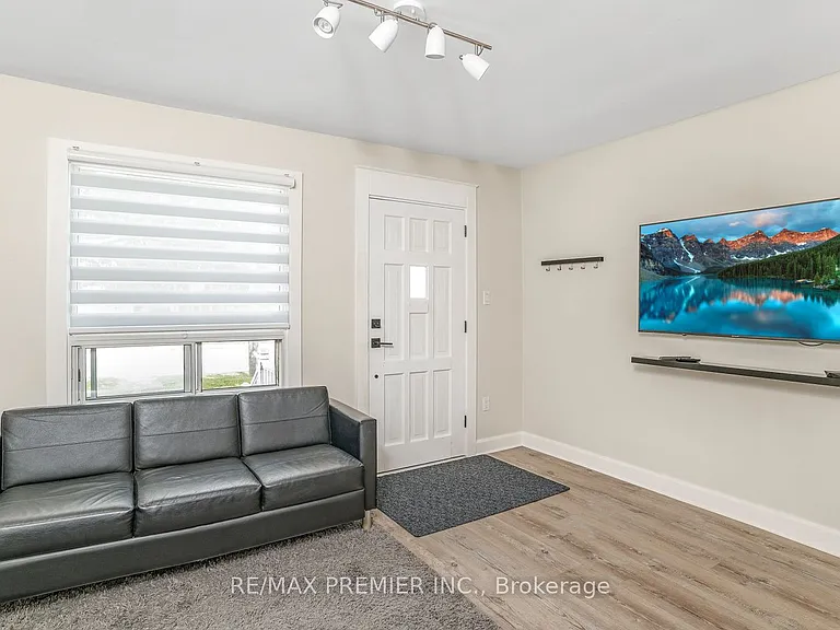 71 Clark Ave — Photo 5