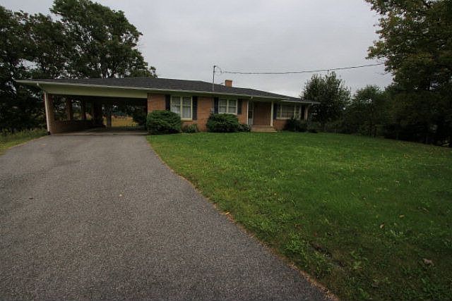 1st image of 245 Boomer Dr