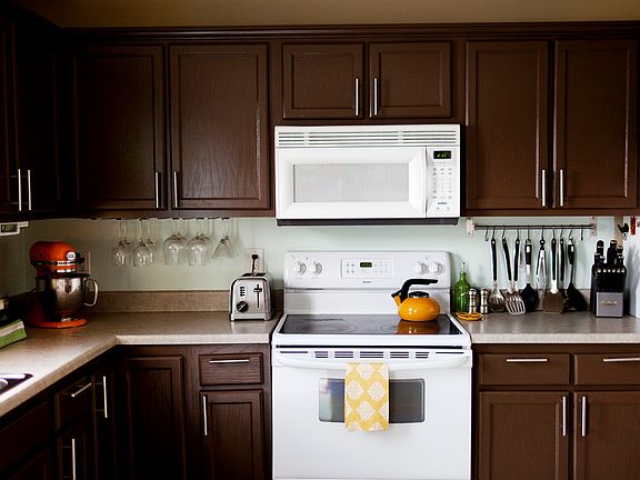 2nd image of 712 Wyndhurst Dr