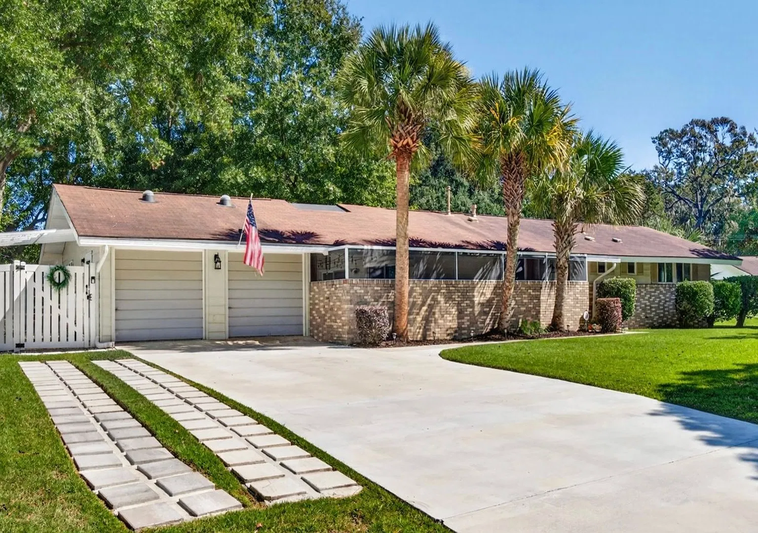 Fully Furnished 3 Bedroom, 3 Bathroom Home $3,200/Month All-Inclusive! — Photo 3