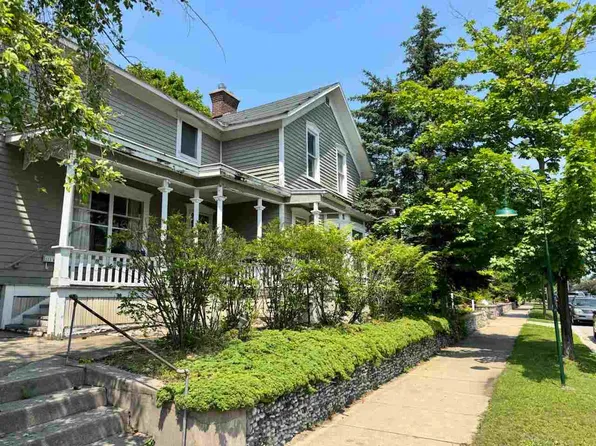 223 E 3rd St, Harbor Springs, MI 49740