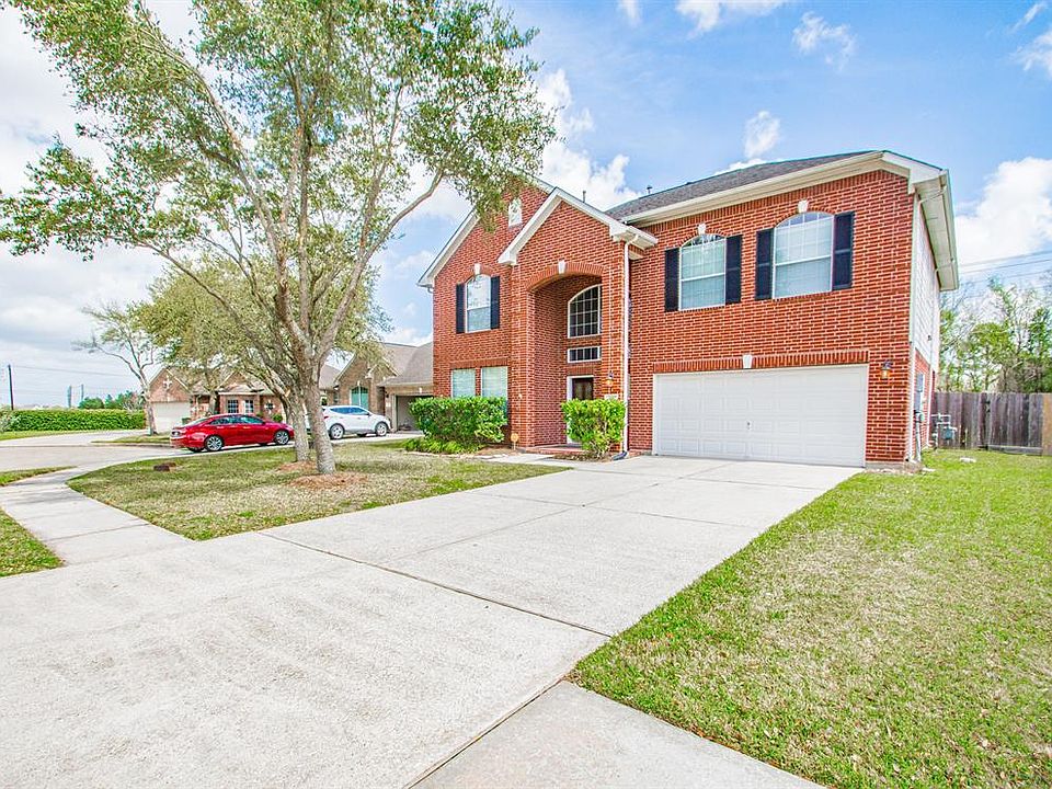 1st image of 107 Ravenknoll Ct