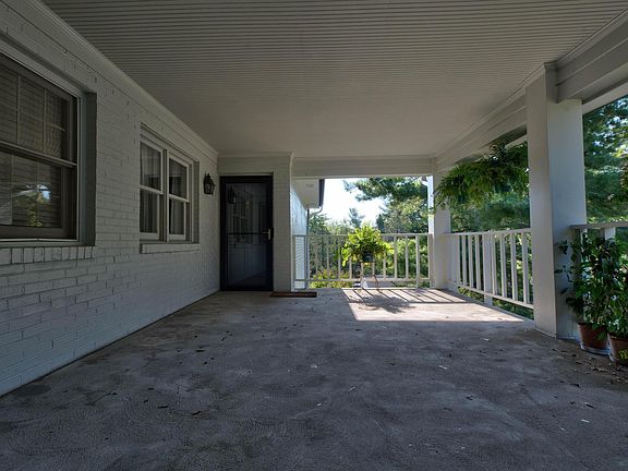 3rd image of 395 Redding Rd APT 242