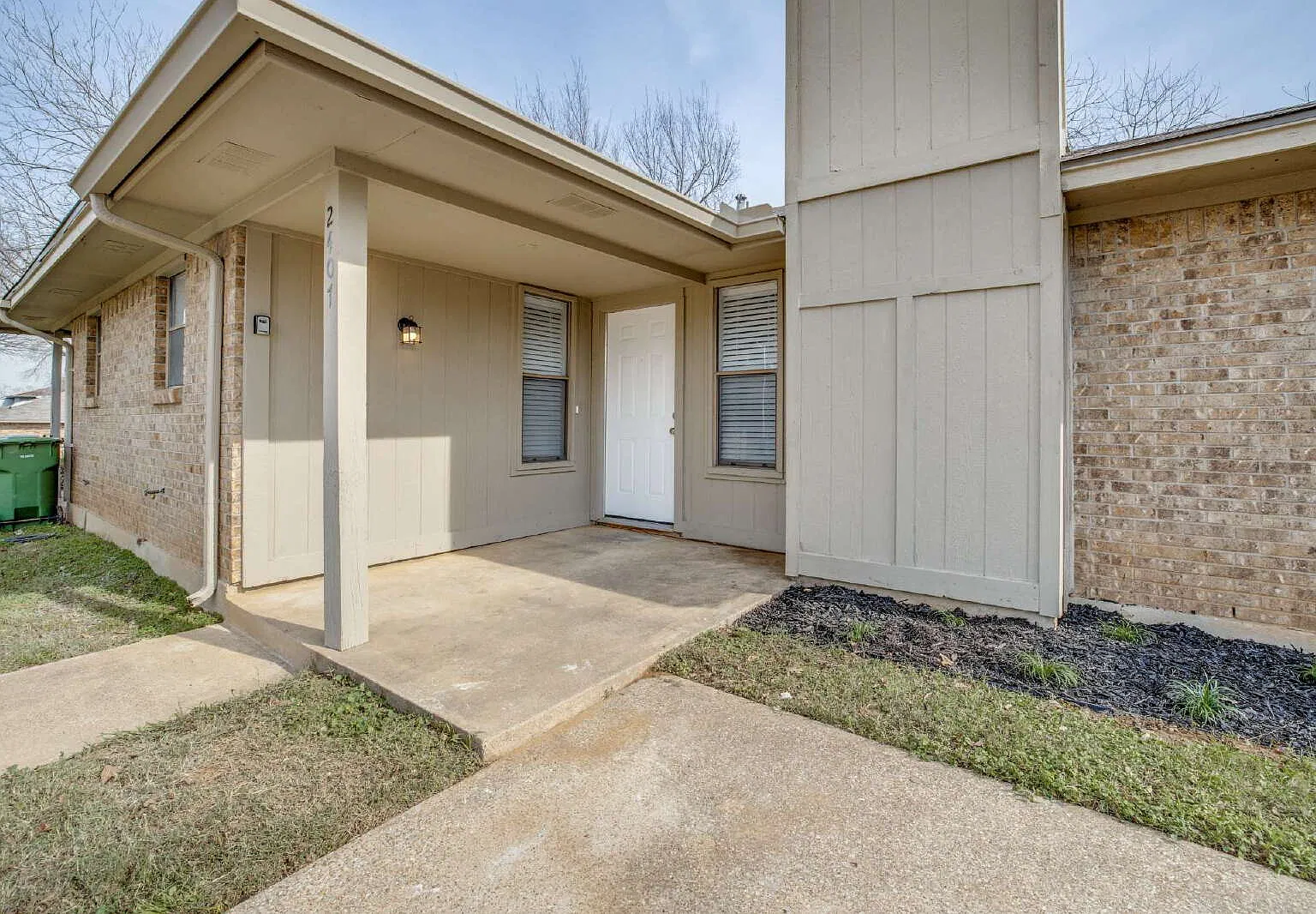 2 bed, 2.0 bath, 1067 sqft, $1,825 — Photo 2
