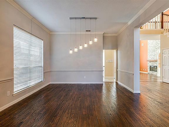 3rd image of 11205 Knoxville Ln