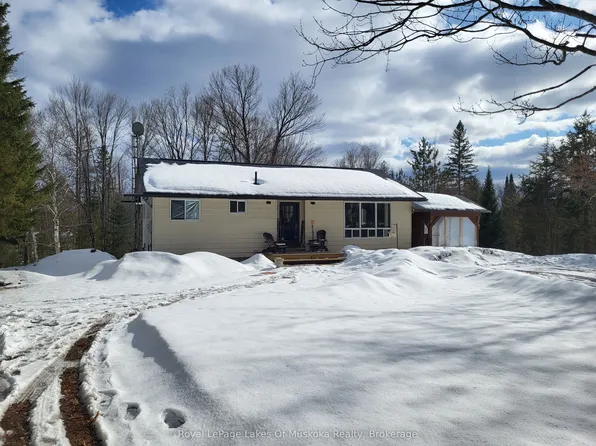 273 Skyhills Rd, Huntsville, ON P1H 2N5