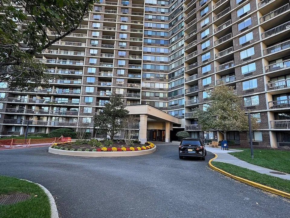 2 Bay Club Dr #9Z
