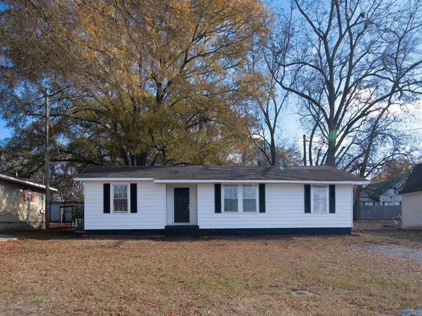 700 Corsbie St SW, Hartselle, AL 35640