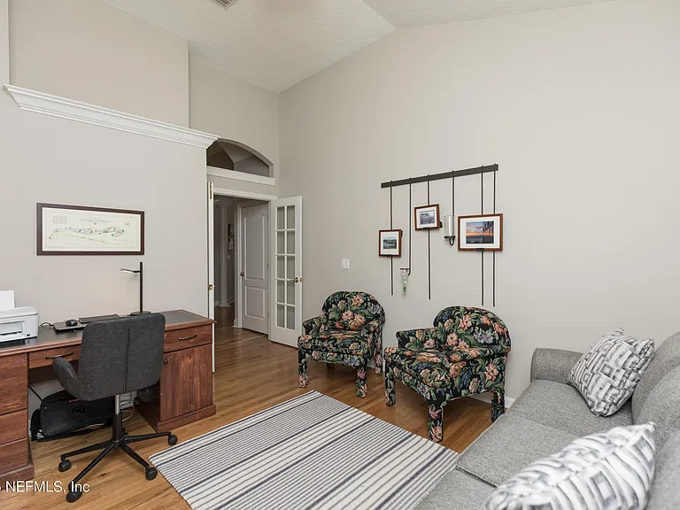 212 Island Green Dr — Photo 6