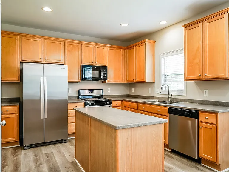 2327 Spruce Shadows Ln — Photo 9