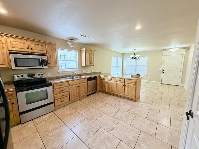 2904 W Old Farmington Rd — Photo 6