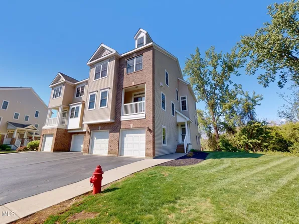 14203 Admirals Walk Drive, Cohoes, NY 12047