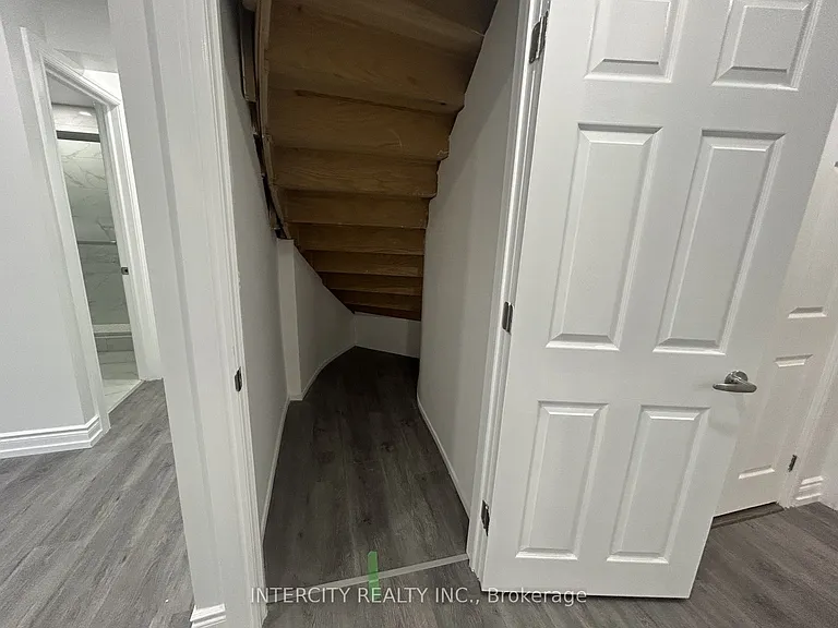 7 Empire Dr #BASEMENT — Photo 8
