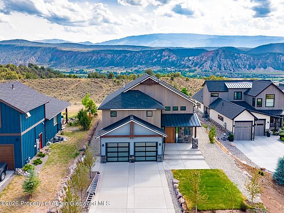 2nd image of 340 Pinyon Mesa Dr