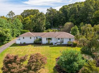 14 Jewel Ln, New Fairfield, CT 06812