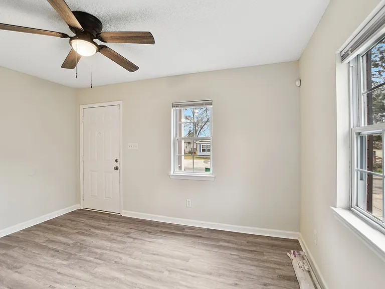 426 Jones St — Photo 6