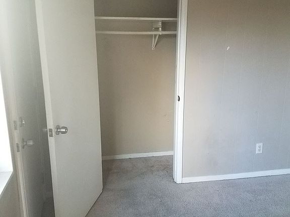 3rd image of 4750 Thorn St #4750