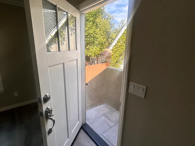 2334 1/2 Del Mar Rd — Photo 29