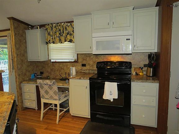 5th image of 220 Osage Cir