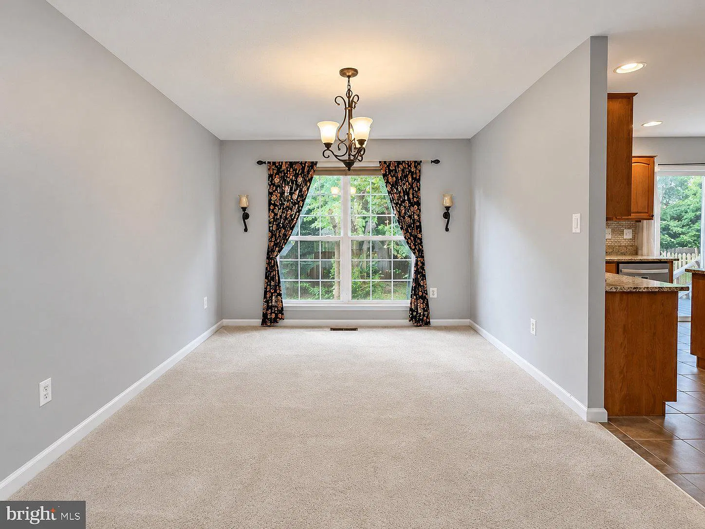 5 bed, 3.5 bath, 2777 sqft, $3,800 — Photo 4