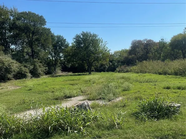 338 E Cherry Point Dr, Dallas, TX 75241