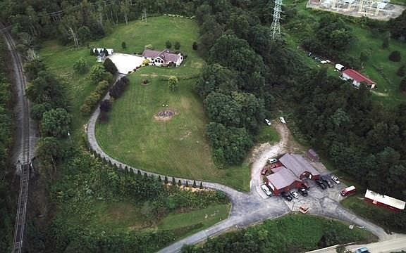 4th image of 914 Tyrol Blvd