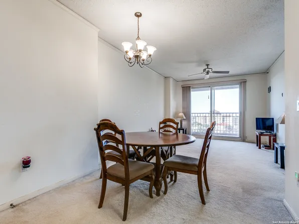 1 TOWERS PARK LN #1209, San Antonio, TX 78209