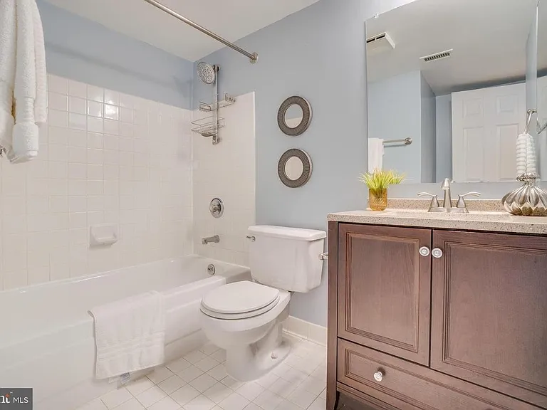 2400 Clarendon Blvd #1001 — Photo 9