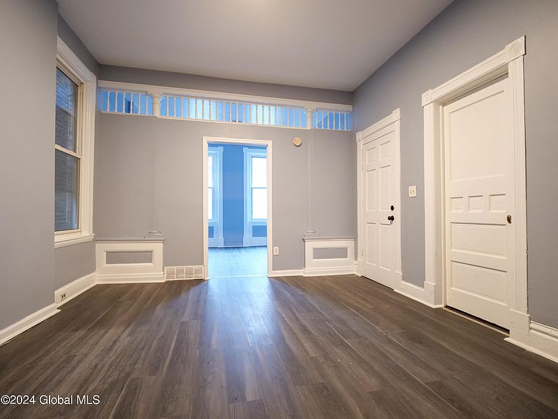 2nd image of 3236 6th Avenue