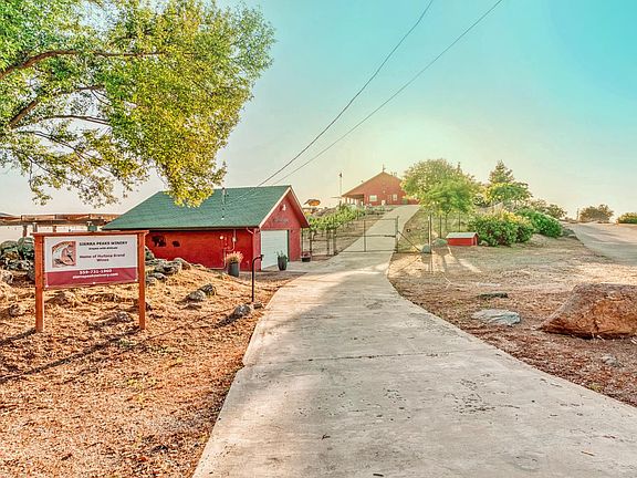 3rd image of 50806 Bramble Ln
