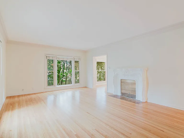5962 San Vicente Blvd #4 — Photo 9