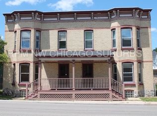208 S Throop St, Woodstock, IL 60098