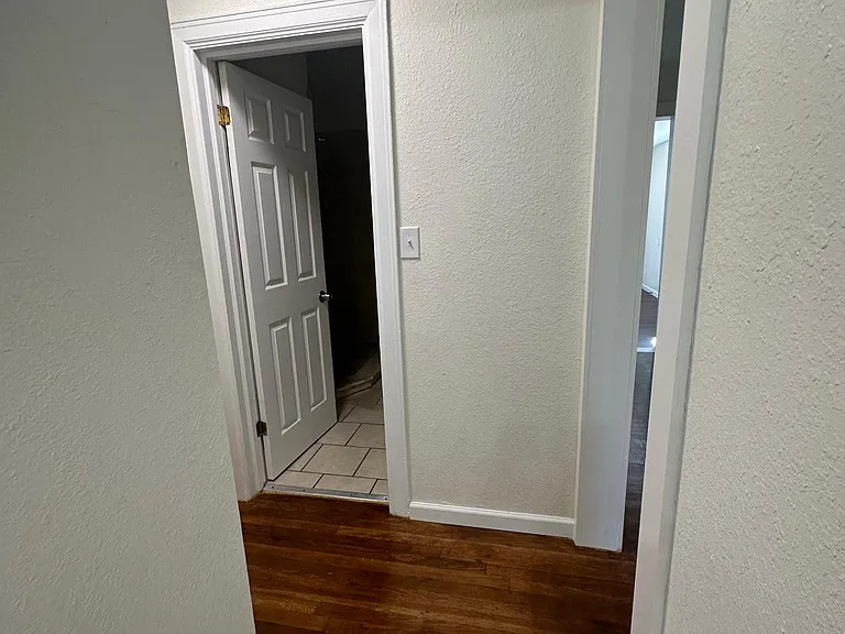4213 SW 9th Ave — Photo 15