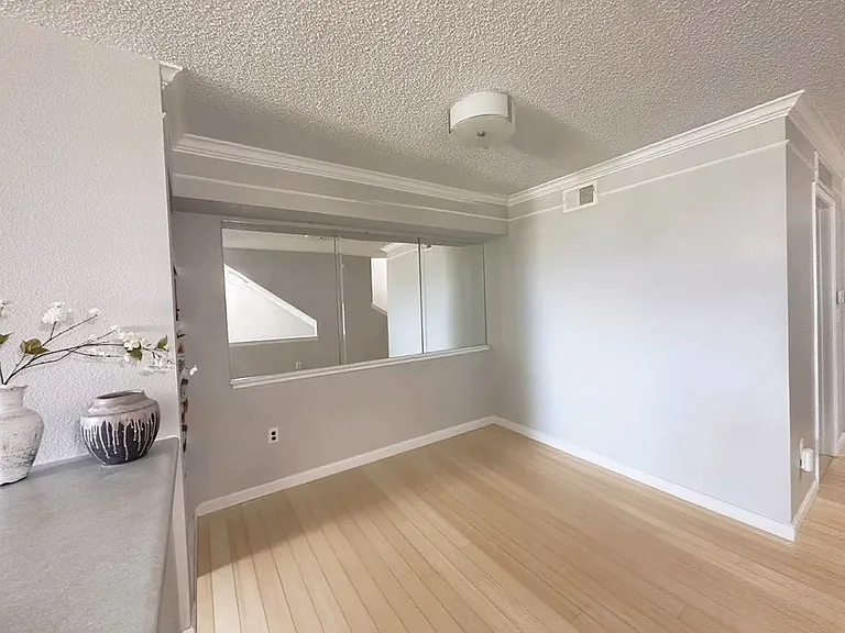 2026 Oxford Ln — Photo 16