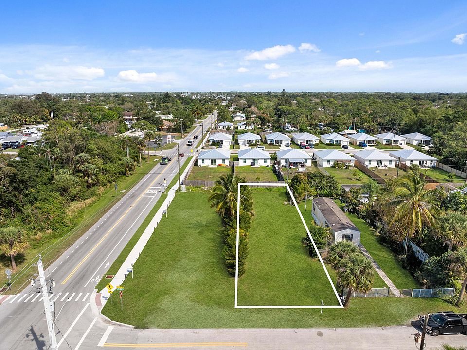 1st image of 5161 SE Kingfish Avenue