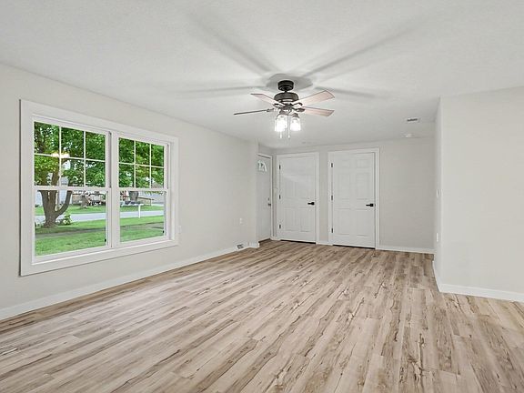 3rd image of 133 W 2nd St