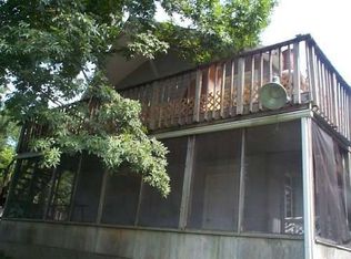 1507 Matlock Dr, Chapmansboro, TN 37035