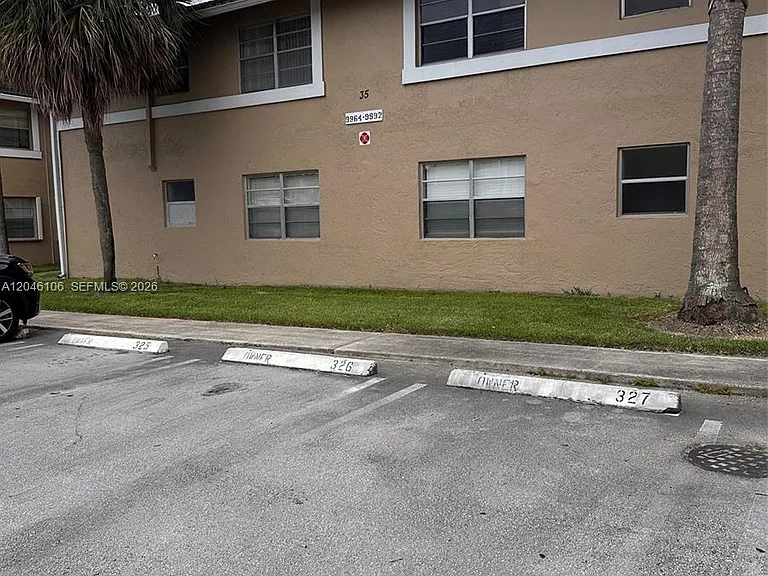 9976 Twin Lakes Dr #35 — Photo 3